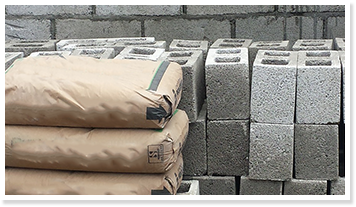 セメント袋とコンクリートブロック